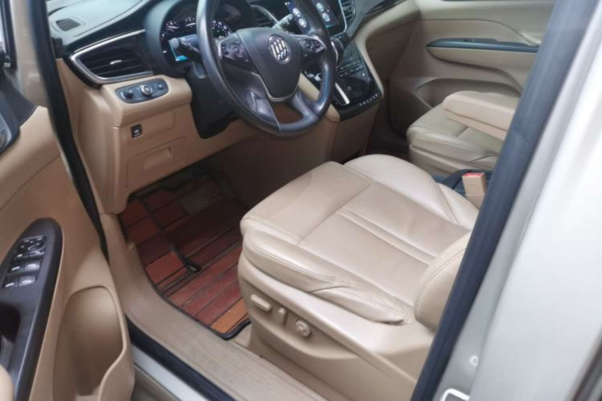 Used Buick GL8 2017 ES 28T Luxury Model China V Standard Left Front Seat