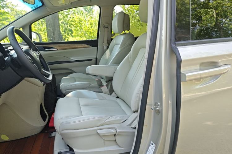 Used Buick GL8 2017 ES 28T Comfort Model China V Standard Left Front Seat