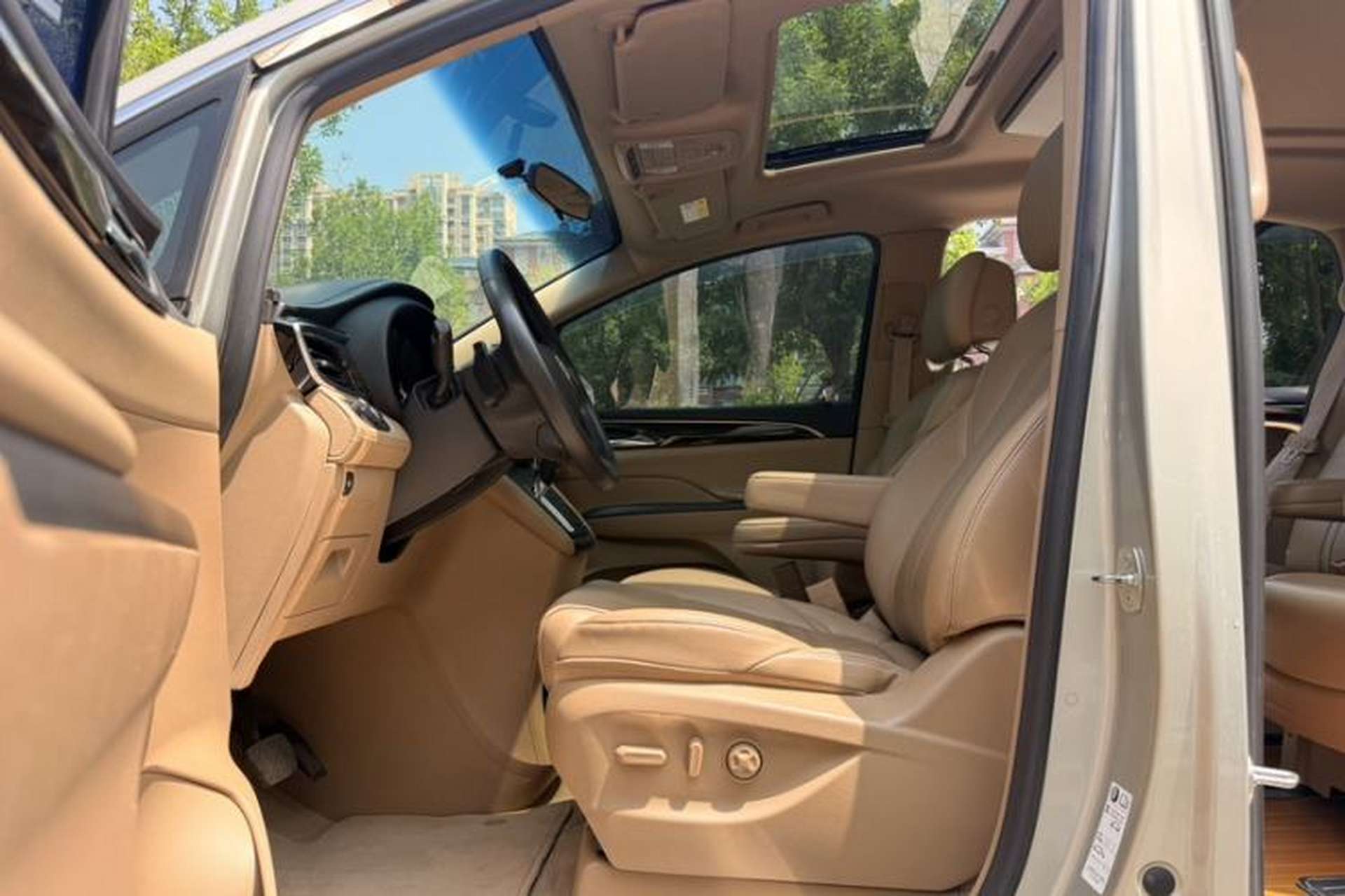Used Buick GL8 2017 ES 28T Premium Version China V Standard Left Front Seat