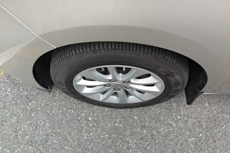 Used Buick GL8 2017 ES 28T Comfort Model China V Standard Left Front Wheel Hub