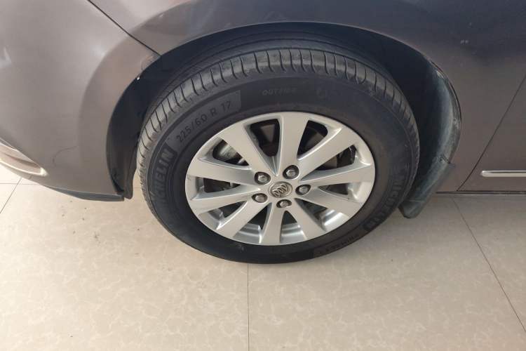 Used Buick GL8 2017 25S Luxury Version China V Standard Left Front Wheel Hub