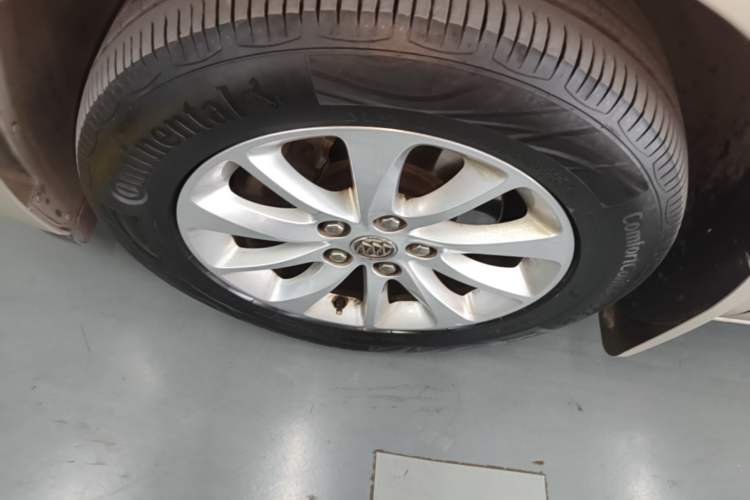 Used Buick GL8 2017 ES 28T Premium Version China V Standard Left Front Wheel Hub
