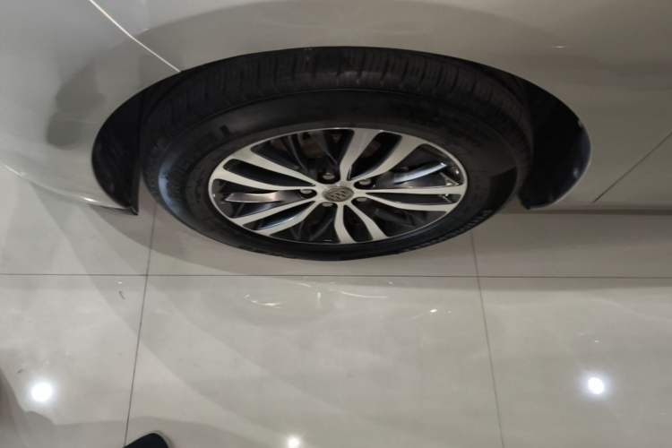 Used Buick GL8 2017 ES 28T Luxury Model China V Standard Left Front Wheel Hub