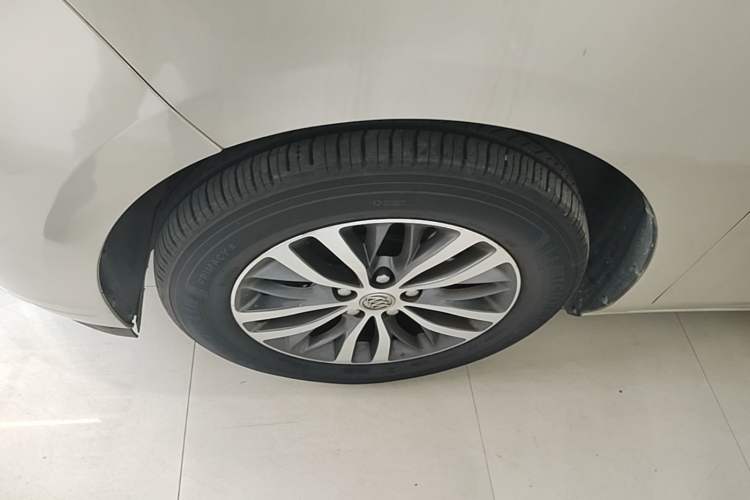 Used Buick GL8 2017 ES 28T Luxury Model China V Standard Left Front Wheel Hub
