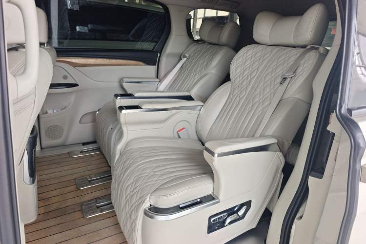 Used Buick GL8 2017 ES 28T Comfort Model China V Standard Left Rear Seat