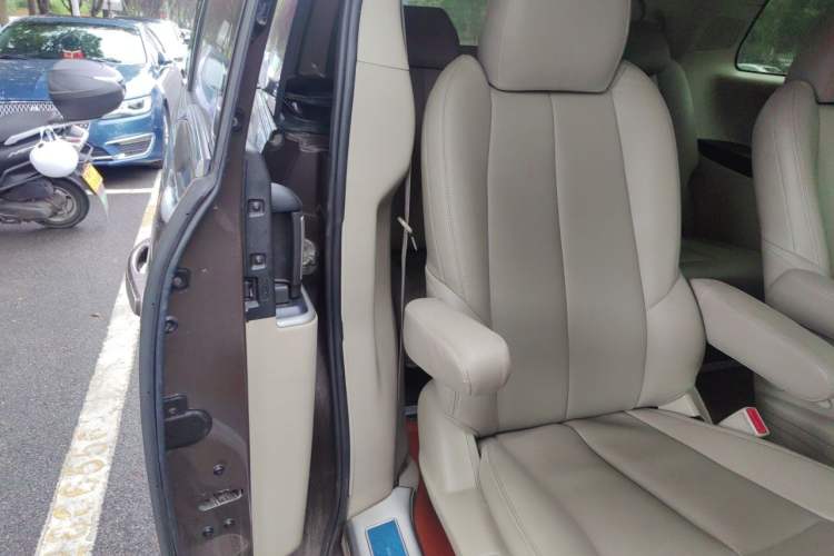 Used Buick GL8 2017 25S Comfort Version China V Standard Left Rear Seat