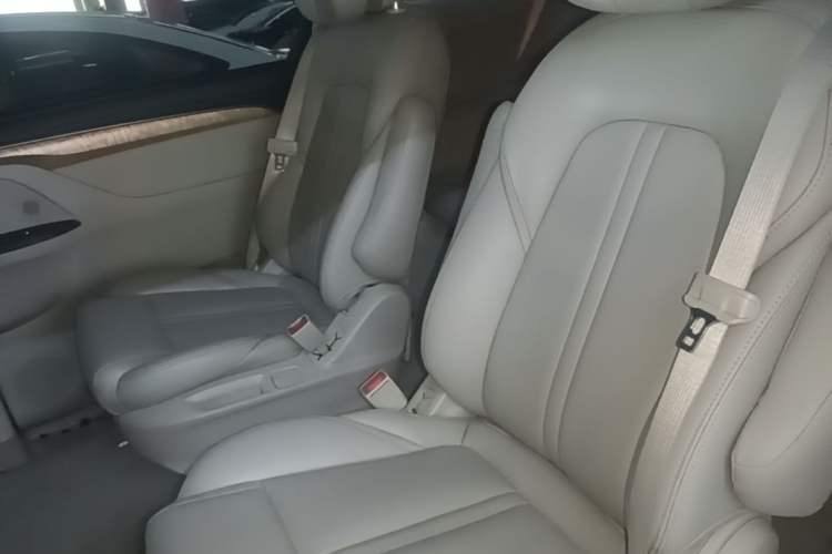 Used Buick GL8 2017 ES 28T Comfort Model China V Standard Left Rear Seat