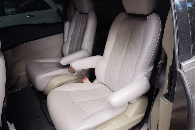 Used Buick GL8 2017 25S Comfort Version China V Standard Left Rear Seat