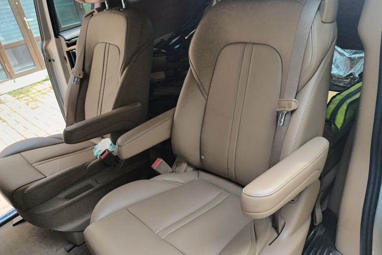 Used Buick GL8 2017 ES 28T Premium Version China V Standard Left Rear Seat
