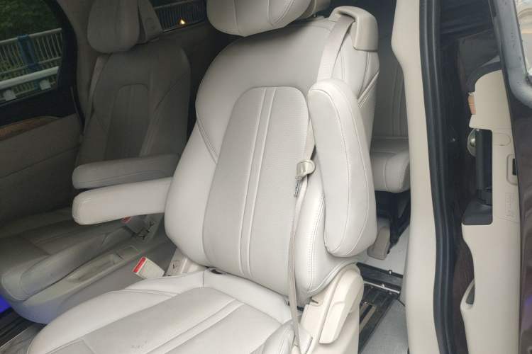 Used Buick GL8 2017 ES 28T Comfort Model China V Standard Left Rear Seat