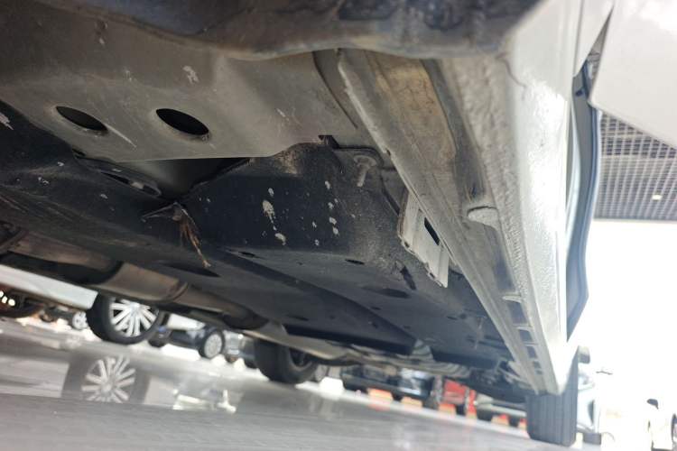 Used Buick GL8 2017 ES 28T Comfort Model China V Standard Left Side Sill