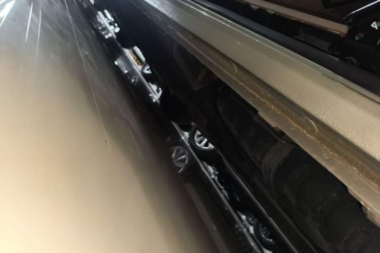 Used Buick GL8 2017 ES 28T Luxury Model China V Standard Left Side Sill