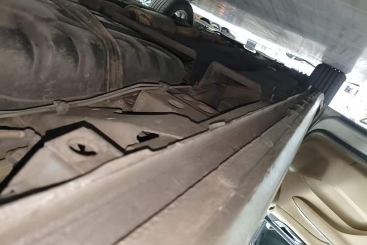 Used Buick GL8 2017 ES 28T Premium Version China V Standard Left Side Sill