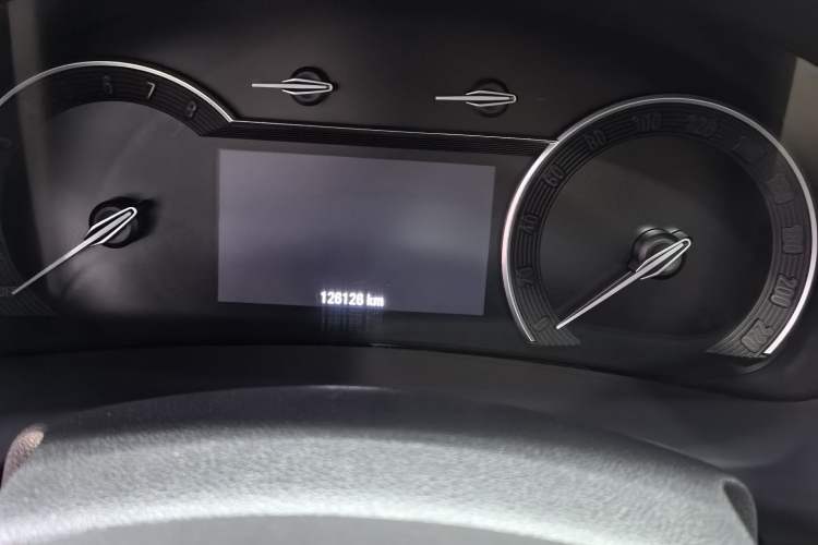Used Buick GL8 2017 ES 28T Premium Version China V Standard Odometer Close Up