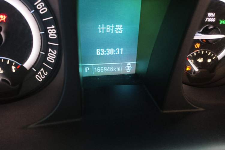 Used Buick GL8 2017 25S Comfort Version China V Standard Odometer Close Up