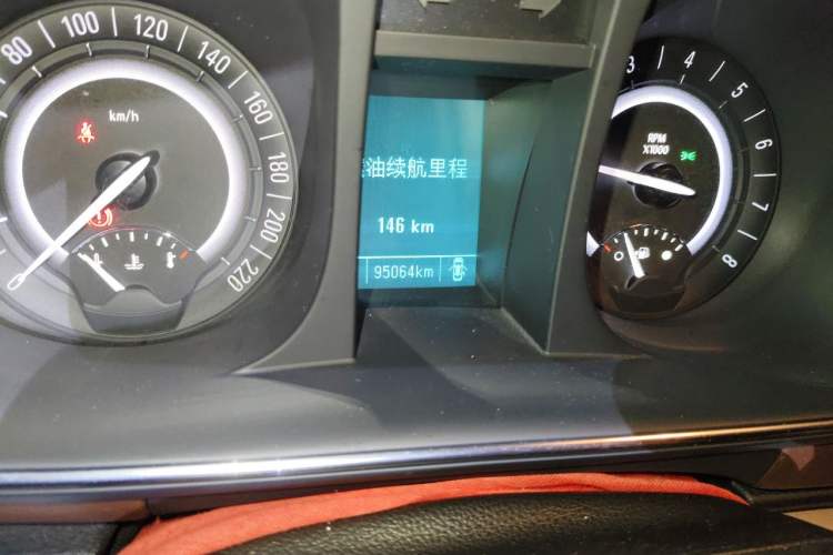 Used Buick GL8 2017 25S Luxury Version China V Standard Odometer Close Up