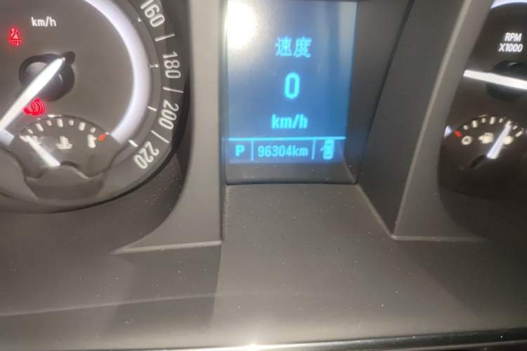 Used Buick GL8 2017 25S Luxury Version China V Standard Odometer Close Up