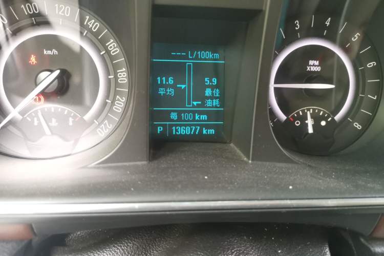 Used Buick GL8 2017 25S Luxury Version China V Standard Odometer Close Up