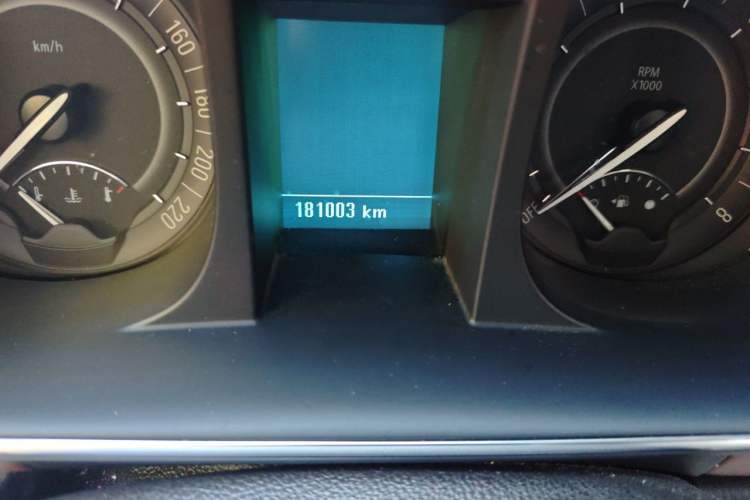 Used Buick GL8 2017 25S Prestige Version China V Standard Odometer Close Up