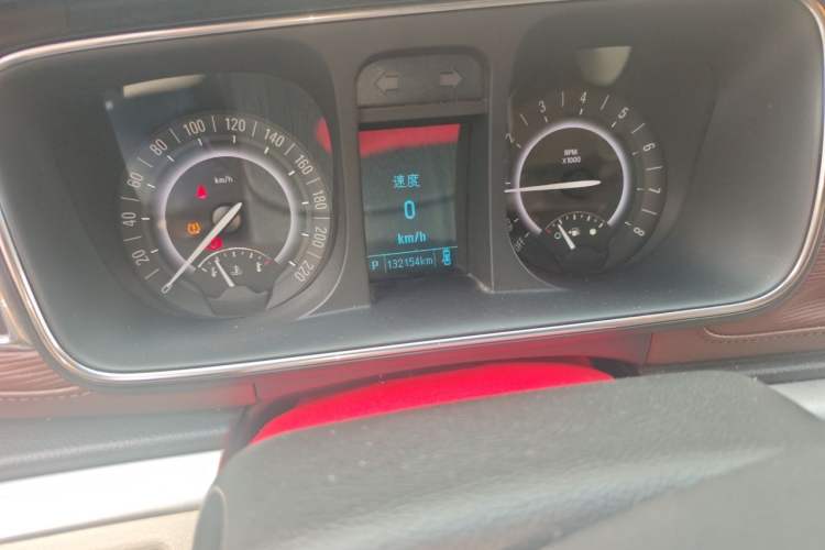 Used Buick GL8 2017 25S Comfort Version China V Standard Odometer Close Up
