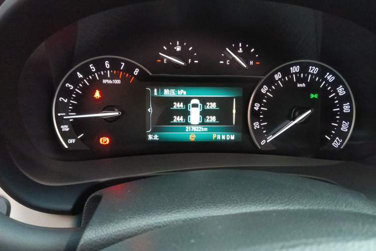 Used Buick GL8 2017 ES 28T Comfort Model China V Standard Odometer Close Up