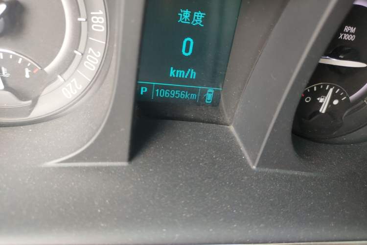 Used Buick GL8 2017 25S Prestige Version China V Standard Odometer Close Up