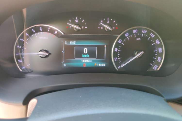 Used Buick GL8 2017 ES 28T Luxury Model China V Standard Odometer Close Up
