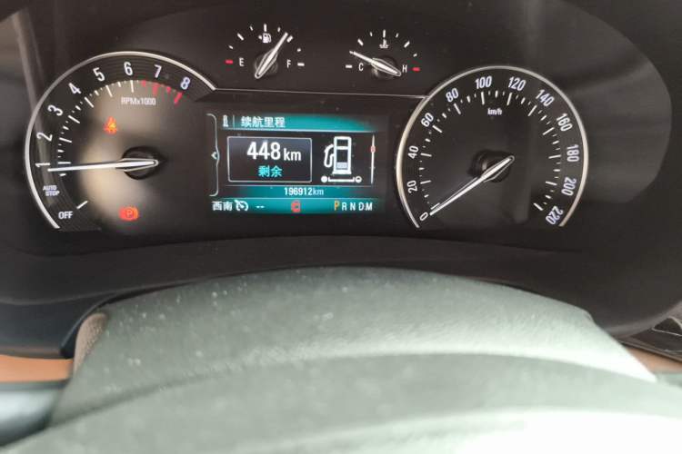 Used Buick GL8 2017 ES 28T Luxury Model China V Standard Odometer Close Up