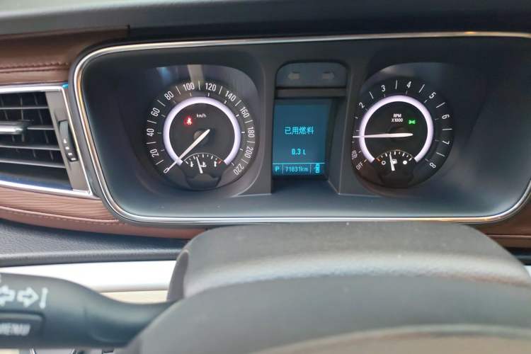 Used Buick GL8 2017 25S Prestige Version China V Standard Odometer Close Up