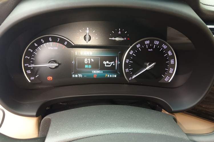 Used Buick GL8 2017 ES 28T Luxury Model China V Standard Odometer Close Up