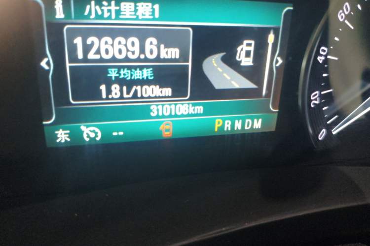 Used Buick GL8 2017 ES 28T Comfort Model China V Standard Odometer Close Up