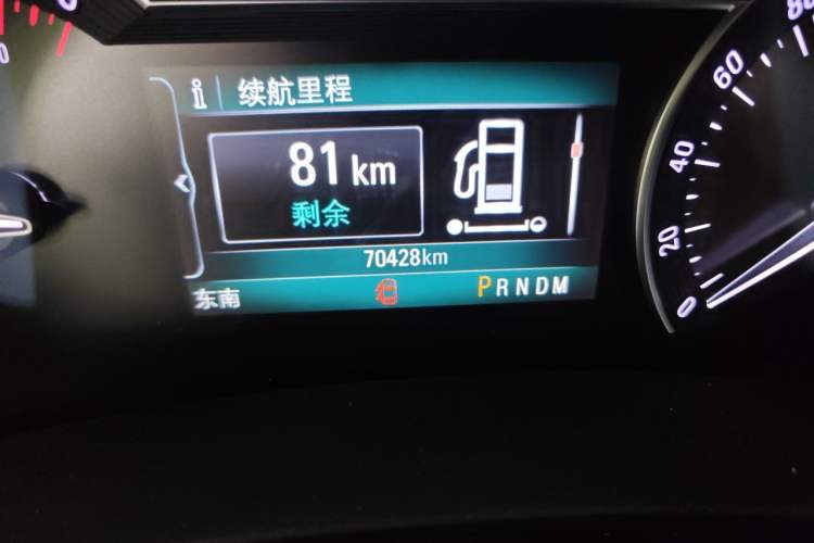 Used Buick GL8 2017 ES 28T Comfort Model China V Standard Odometer Close Up