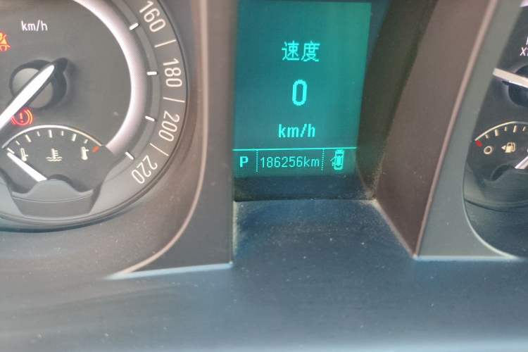 Used Buick GL8 2017 25S Prestige Version China V Standard Odometer Close Up
