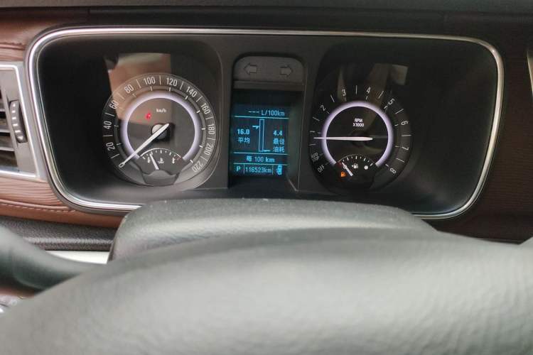Used Buick GL8 2017 25S Luxury Version China V Standard Odometer Close Up