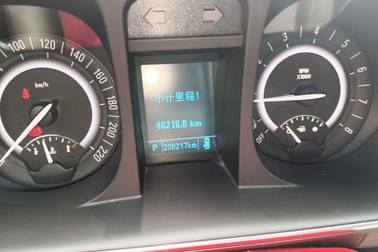 Used Buick GL8 2017 25S Luxury Version China V Standard Odometer Close Up
