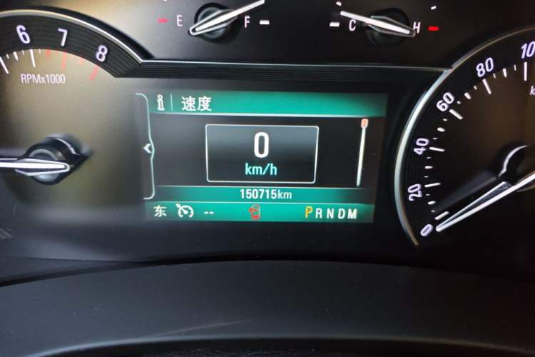 Used Buick GL8 2017 ES 28T Luxury Model China V Standard Odometer Close Up