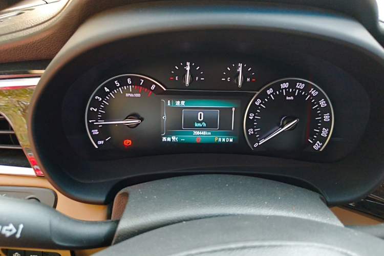Used Buick GL8 2017 ES 28T Flagship Model China V Standard Odometer Close Up