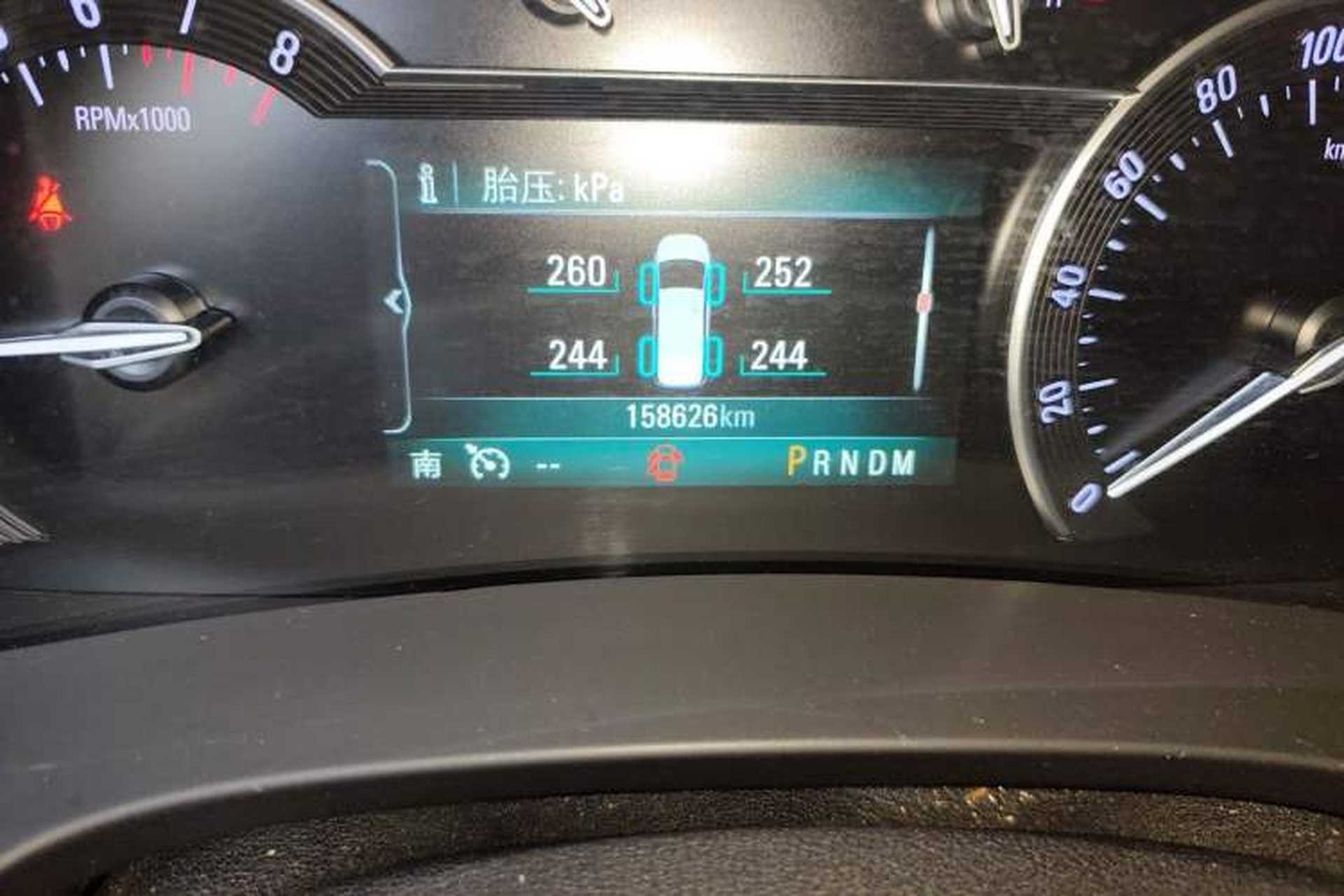 Used Buick GL8 2017 ES 28T Comfort Model China V Standard Odometer Close Up