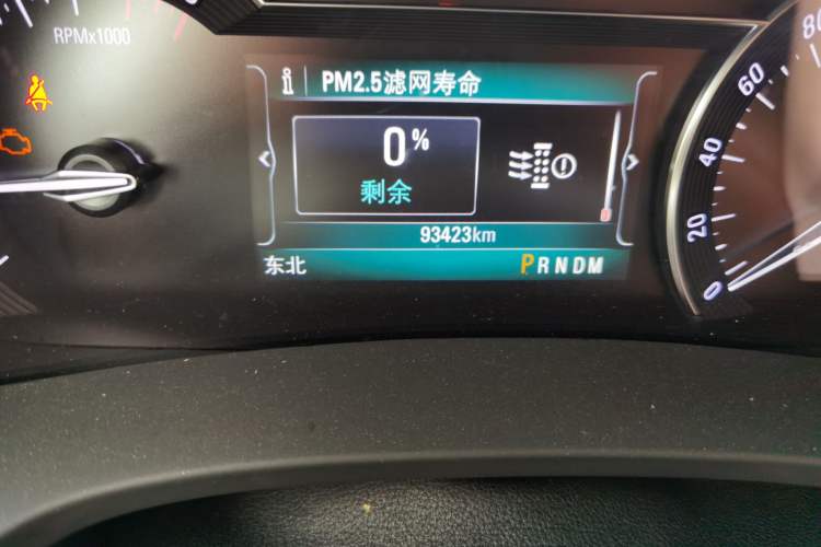 Used Buick GL8 2017 ES 28T Comfort Model China V Standard Odometer Close Up