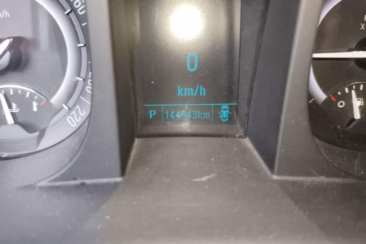 Used Buick GL8 2017 25S Luxury Version China V Standard Odometer Close Up