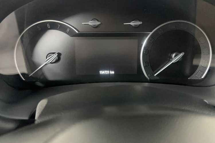 Used Buick GL8 2017 ES 28T Premium Version China V Standard Odometer Close Up