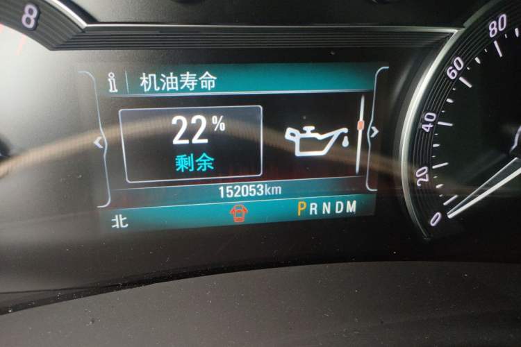 Used Buick GL8 2017 ES 28T Comfort Model China V Standard Odometer Close Up