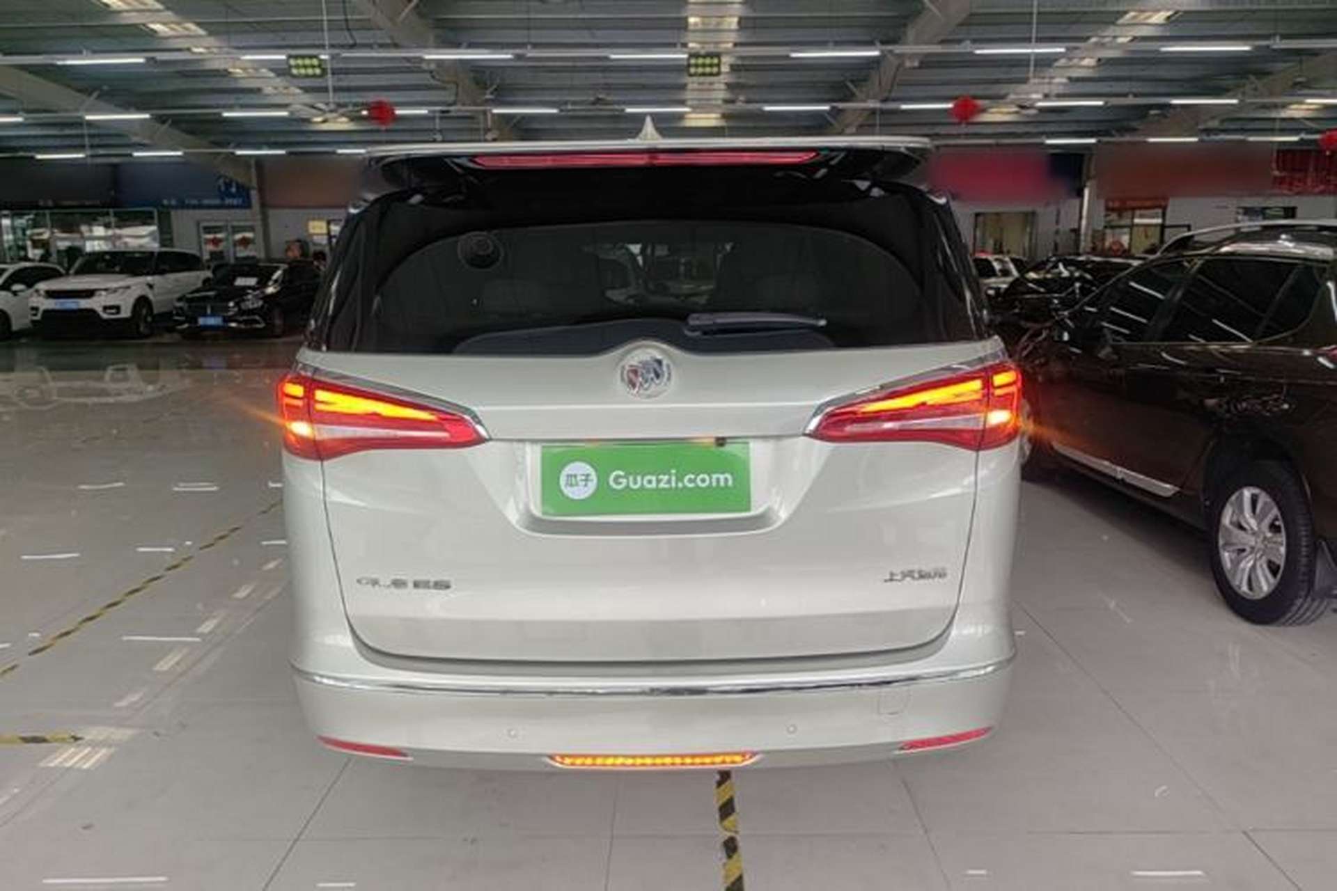 Used Buick GL8 2017 ES 28T Comfort Model China V Standard Rear