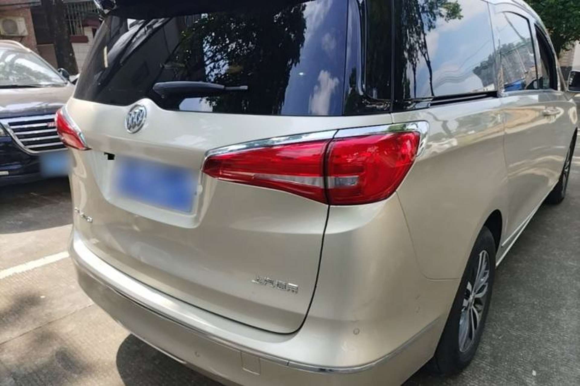 Used Buick GL8 2017 ES 28T Flagship Model China V Standard Rear Right 45 Deg