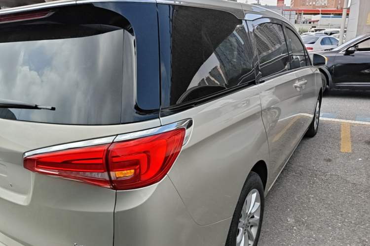 Used Buick GL8 2017 ES 28T Comfort Model China V Standard Rear Right 45 Deg