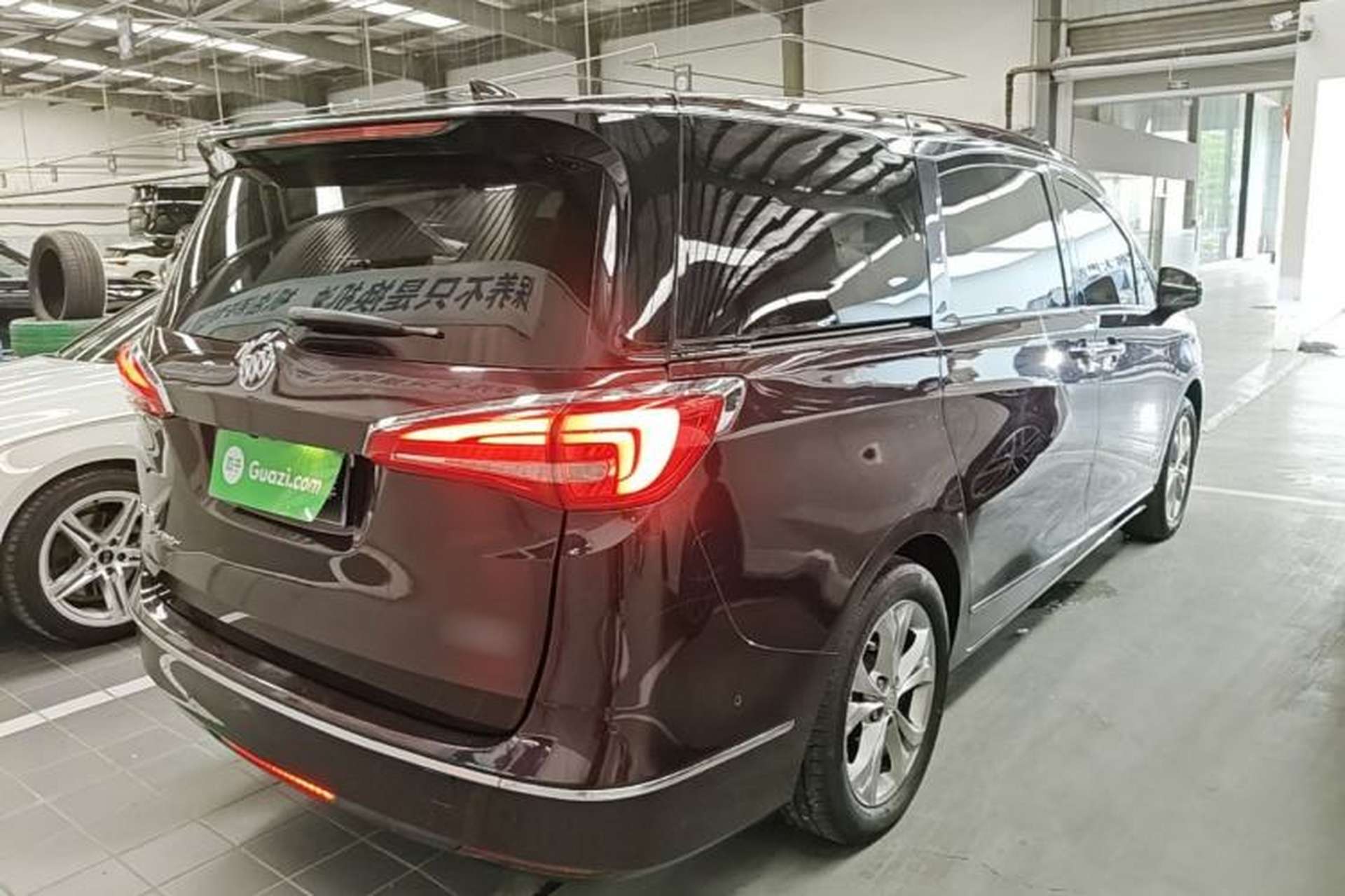 Used Buick GL8 2017 28T Avenir Avia National Emission Standard V Rear Right 45 Deg