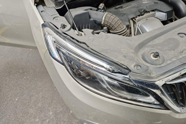 Used Buick GL8 2017 ES 28T Premium Version China V Standard Right Front Headlight