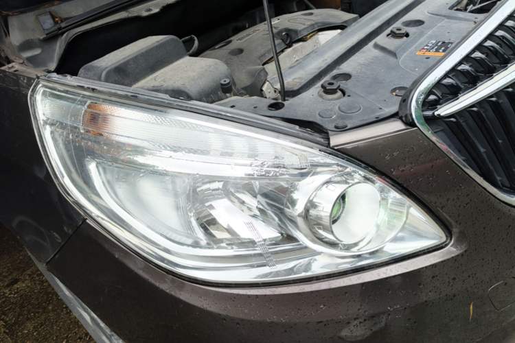 Used Buick GL8 2017 25S Comfort Version China V Standard Right Front Headlight