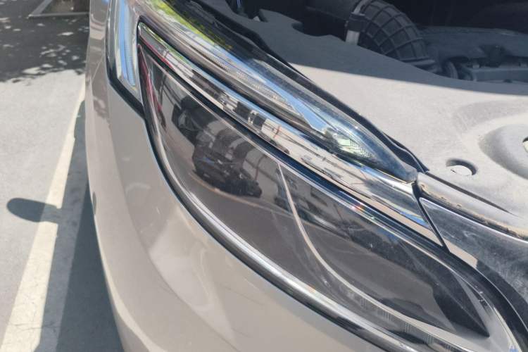 Used Buick GL8 2017 ES 28T Luxury Model China V Standard Right Front Headlight