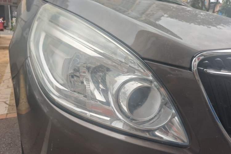 Used Buick GL8 2017 25S Comfort Version China V Standard Right Front Headlight